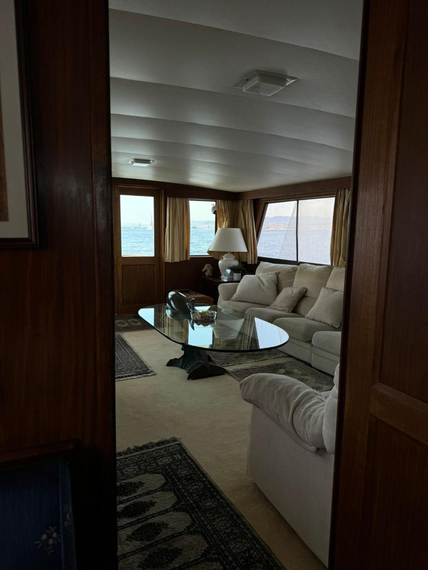 Hotel Yacht Our Alissa Sant Adria de Besos Bagian luar foto